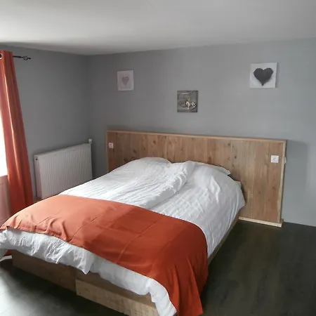 Couette-café Chambres d'Hôtes La Tulipe Orange