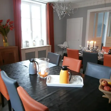 Couette-café Chambres d'Hôtes La Tulipe Orange *